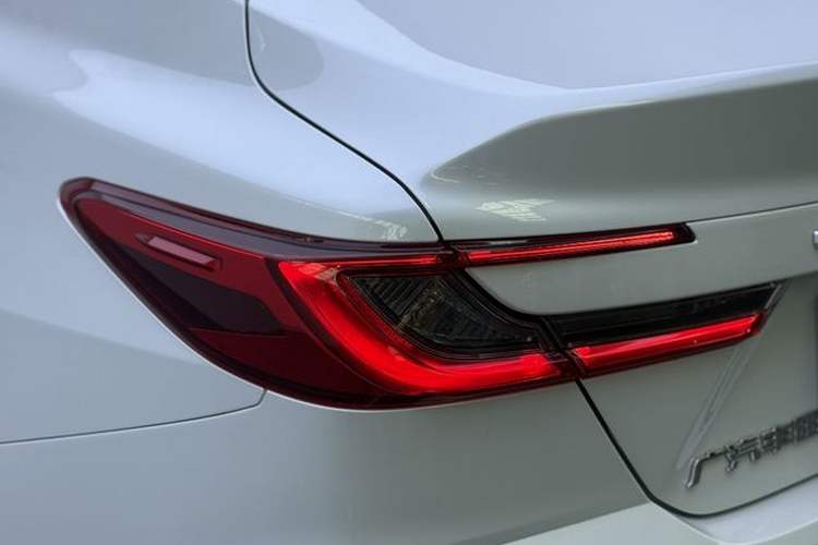 Used Toyota Camry 2024 Dual-Engine 2.5HG Prestige Edition Exterior 10