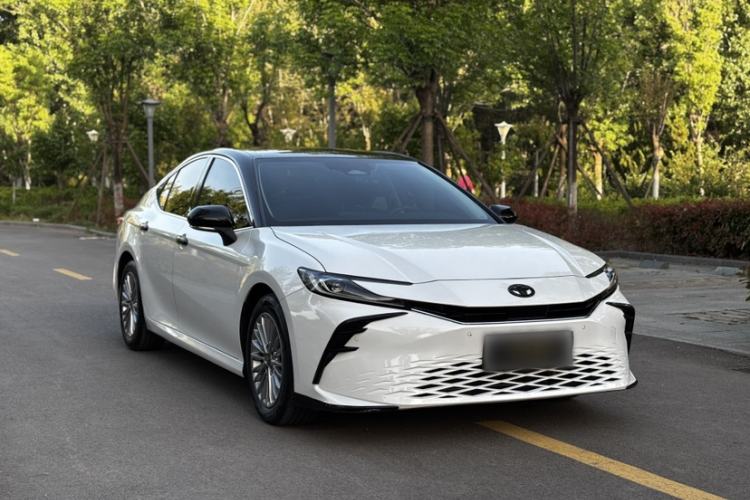 Used Toyota Camry 2024 2.0 GVP Luxury Edition Exterior 2