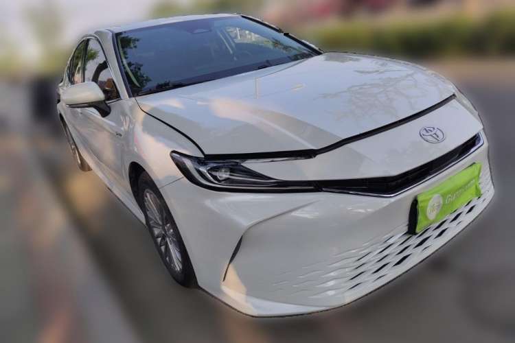 Used Toyota Camry 2024 Dual-Motor 2.0 HE Elite Edition Exterior 2