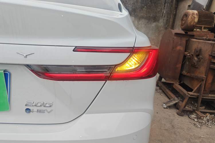 Used Toyota Camry 2024 Dual-Motor 2.0 HG Premium Edition Exterior 2