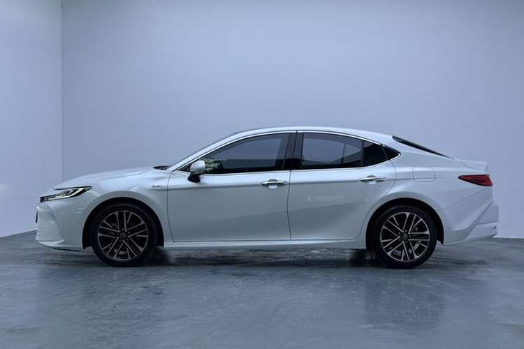 Used Toyota Camry 2024 Dual-Engine 2.5HG Prestige Edition Exterior 3