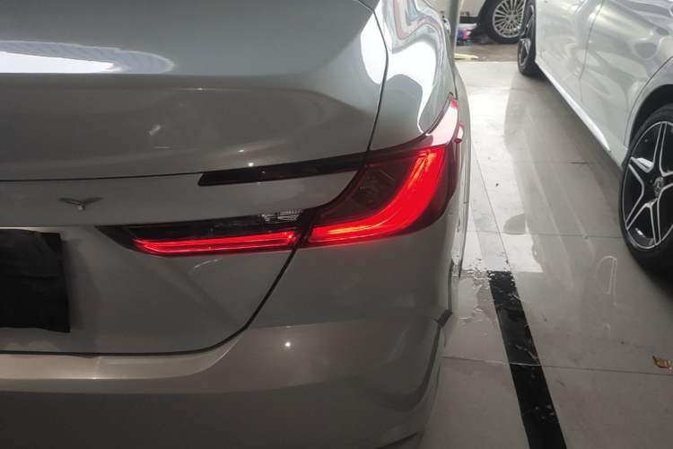 Used Toyota Camry 2024 2.0E Elite Edition Exterior 3