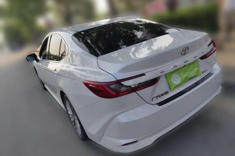 Used Toyota Camry 2024 Dual-Motor 2.0 HE Elite Edition Exterior 3