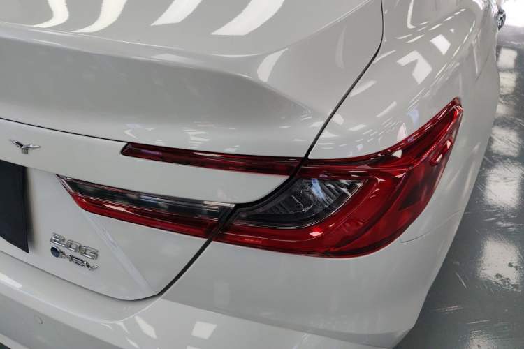 Used Toyota Camry 2024 Dual-Motor 2.0 HG Premium Edition Exterior 3
