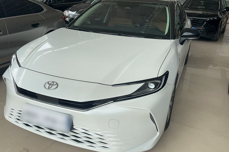 Used Toyota Camry 2024 2.0 GVP Luxury Edition Exterior 4