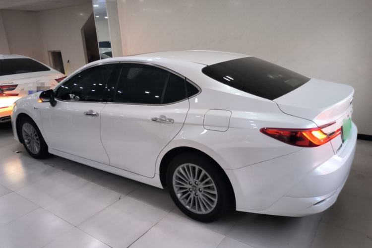 Used Toyota Camry 2024 Dual-Motor 2.0 HGVP Luxury Edition Exterior 4