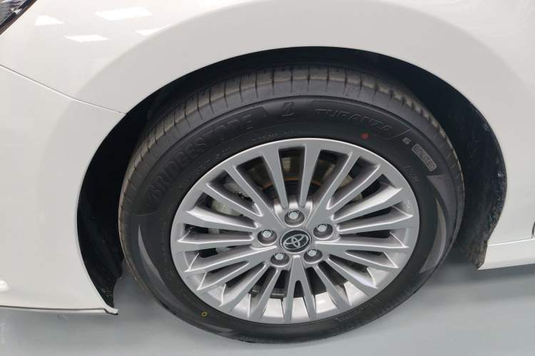 Used Toyota Camry 2024 Dual-Motor 2.0 HG Premium Edition Exterior 4