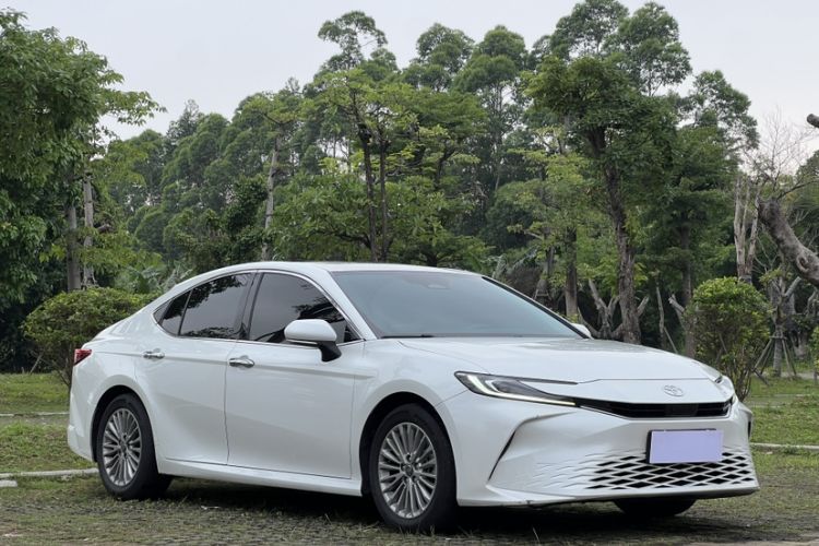 Used Toyota Camry 2024 2.0 GVP Luxury Edition Exterior 4