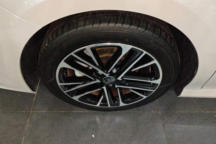 Used Toyota Camry 2024 Dual-Engine 2.5HG Prestige Edition Exterior 4