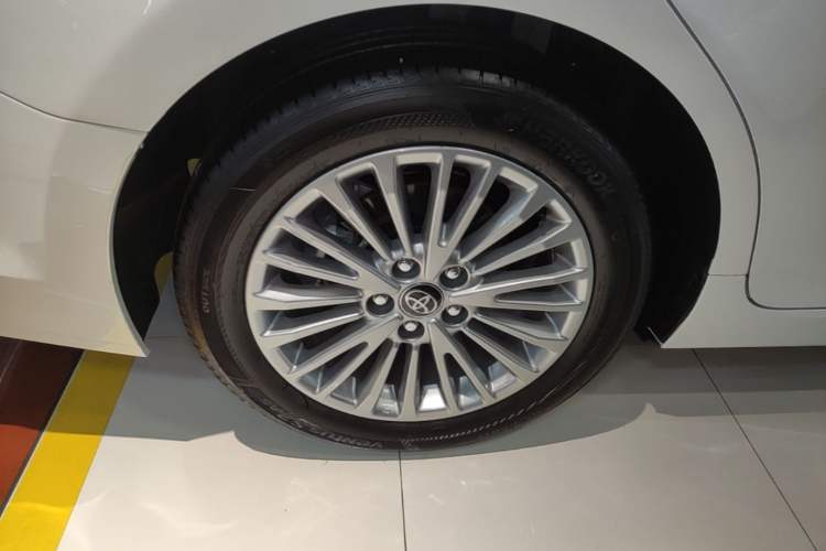 Used Toyota Camry 2024 Dual-Motor 2.0 HGVP Luxury Edition Exterior 5