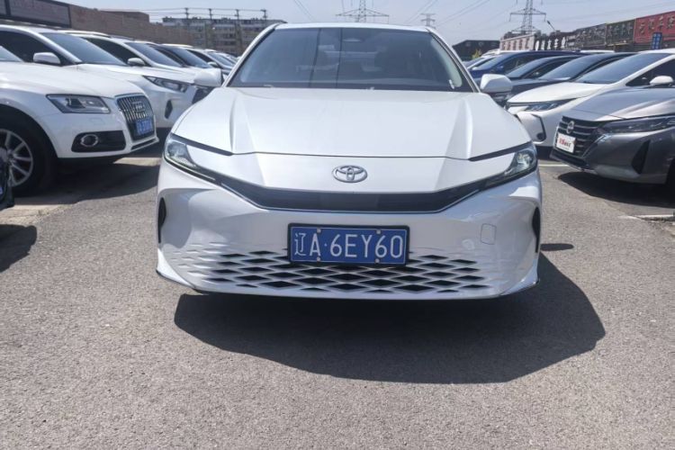 Used Toyota Camry 2024 Dual-Motor 2.0 HE Elite Edition Exterior 5