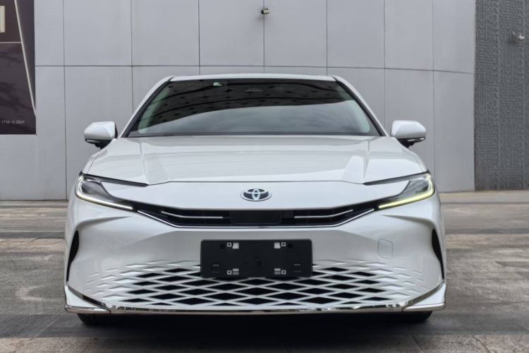 Used Toyota Camry 2024 Dual-Motor 2.0 HGVP Luxury Edition Exterior 6