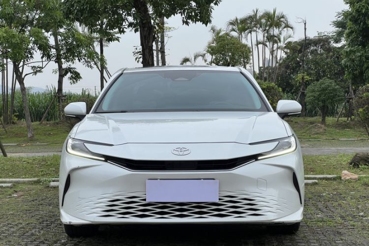 Used Toyota Camry 2024 2.0 GVP Luxury Edition Exterior 7