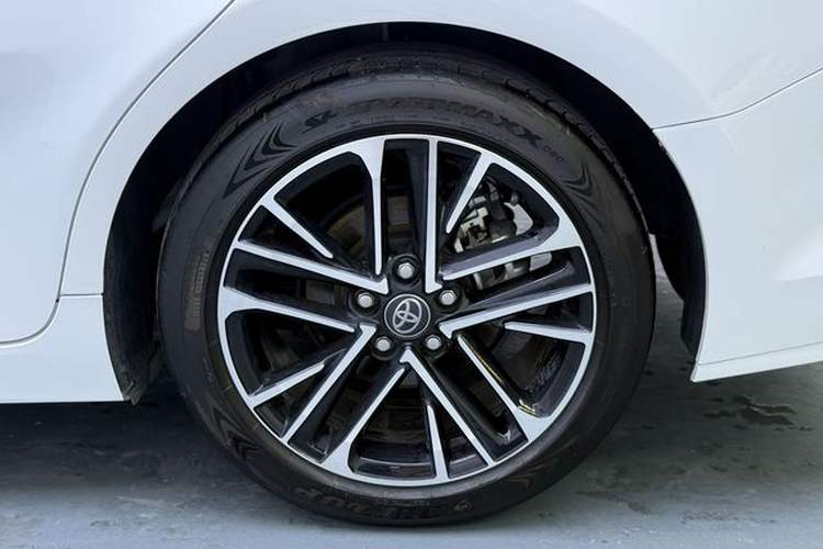 Used Toyota Camry 2024 Dual-Engine 2.5HG Prestige Edition Exterior 9