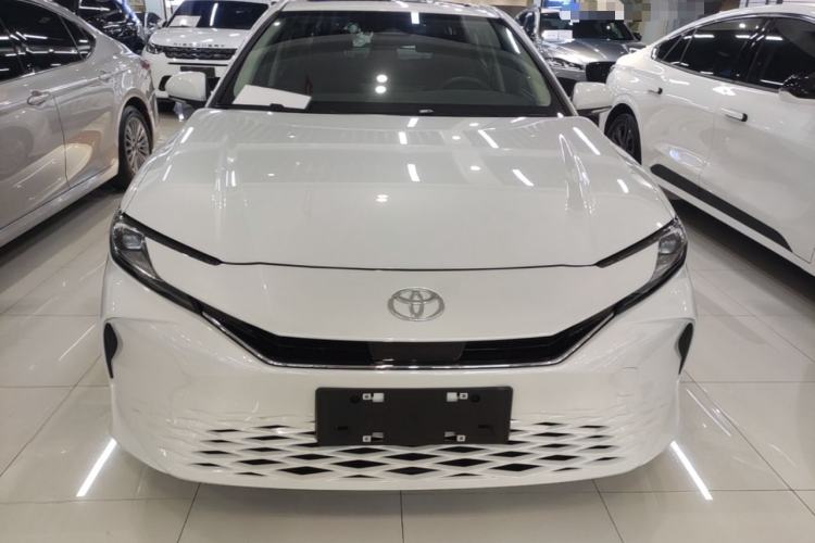 Used Toyota Camry 2024 Dual-Motor 2.0 HGVP Luxury Edition Front