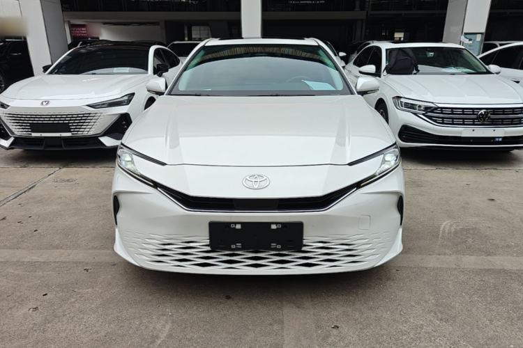Used Toyota Camry 2024 Dual-Motor 2.0 HGVP Luxury Edition Front