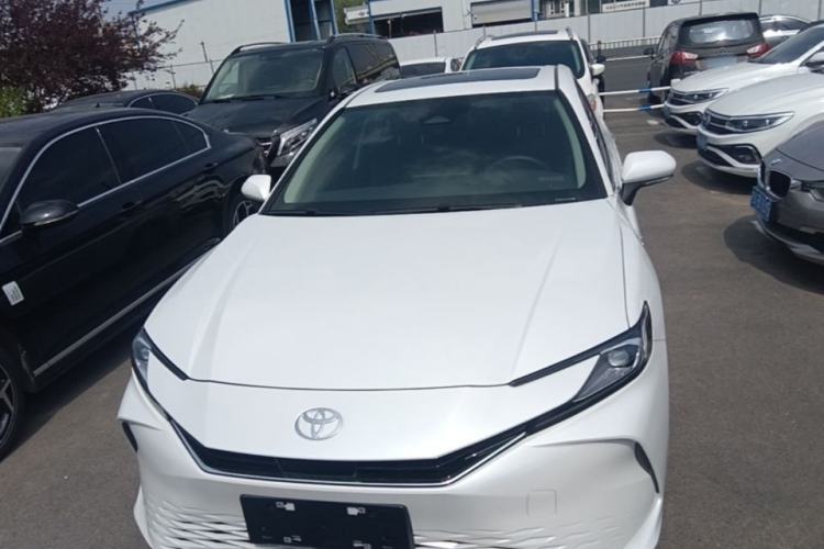 Used Toyota Camry 2024 Dual-Motor 2.0 HGVP Luxury Edition Front