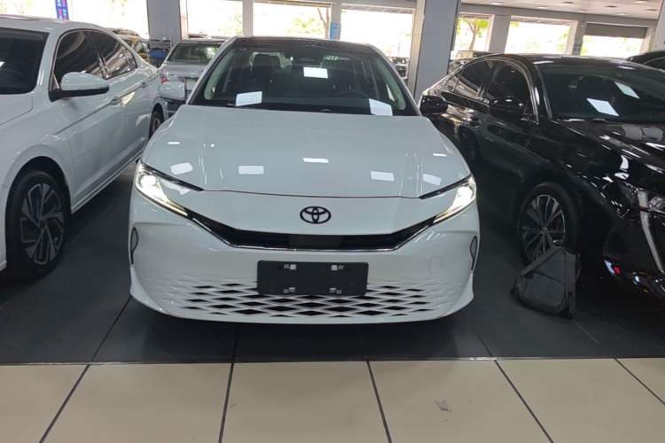 Used Toyota Camry 2024 2.0 GVP Luxury Edition Front