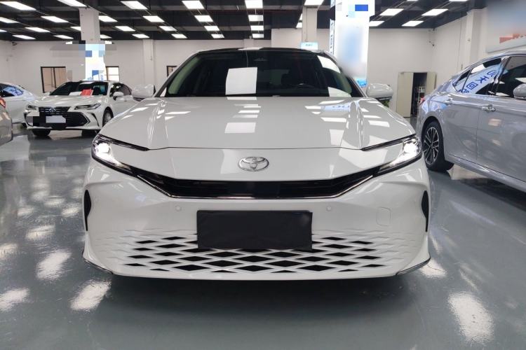Used Toyota Camry 2024 Dual-Motor 2.0 HG Premium Edition Front