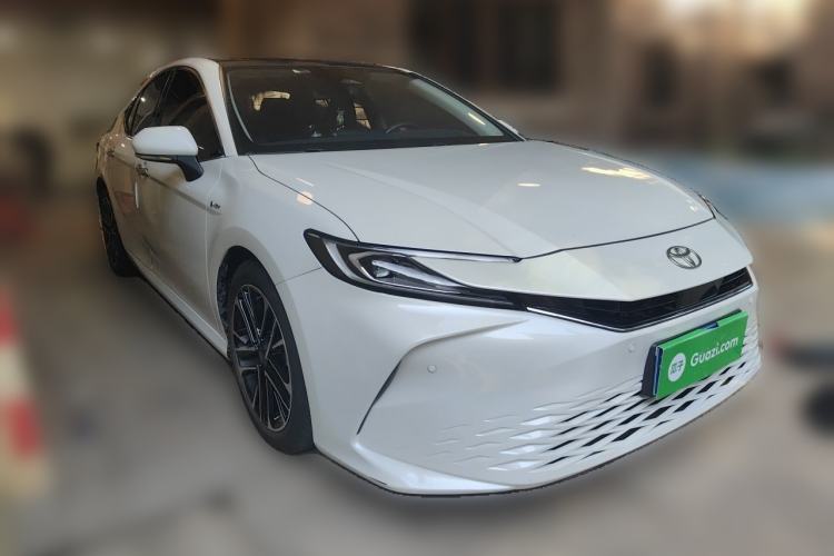 Used Toyota Camry 2024 Dual-Motor 2.0 HG Premium Edition Front Right 45 Deg
