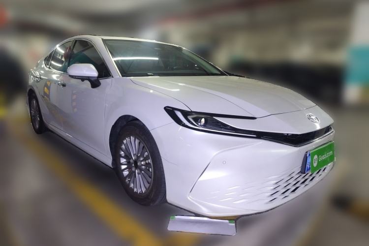 Used Toyota Camry 2024 2.0 GVP Luxury Edition Front Right 45 Deg