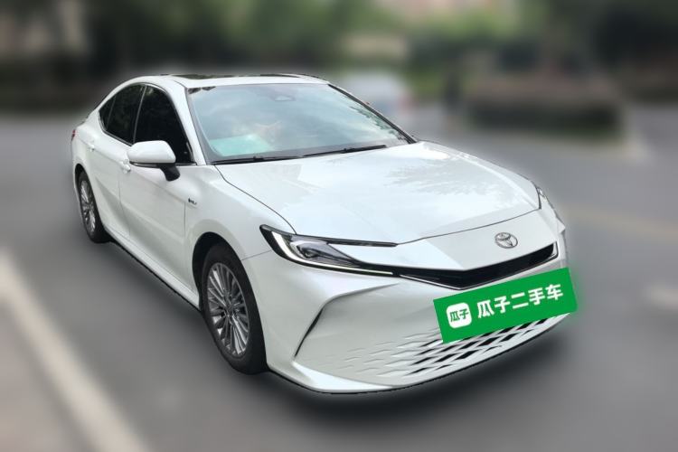 Used Toyota Camry 2024 Dual-Motor 2.0 HE Elite Edition Front Right 45 Deg
