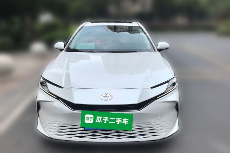 Used Toyota Camry 2024 Dual-Motor 2.0 HE Elite Edition Front