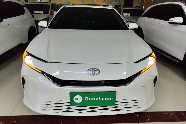 Used Toyota Camry 2024 Dual-Motor 2.0 HE Elite Edition Front
