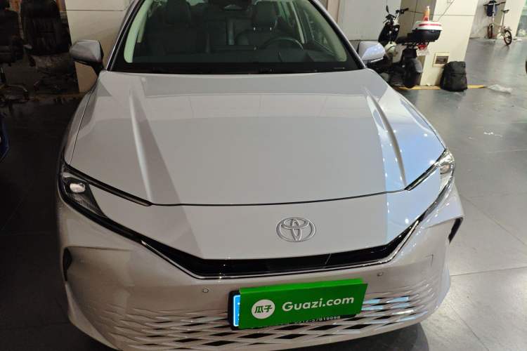 Used Toyota Camry 2024 Dual-Engine 2.5HG Prestige Edition Front