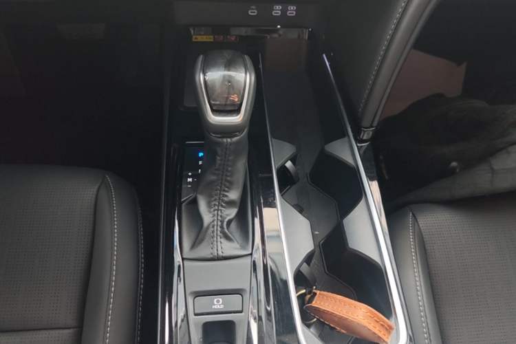 Used Toyota Camry 2024 2.0G Prestige Edition Gear Lever