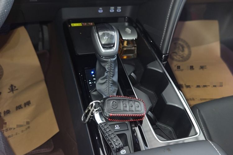 Used Toyota Camry 2024 2.0 GVP Luxury Edition Gear Lever