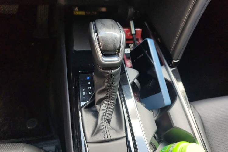 Used Toyota Camry 2024 Dual-Engine 2.5HG Prestige Edition Gear Lever