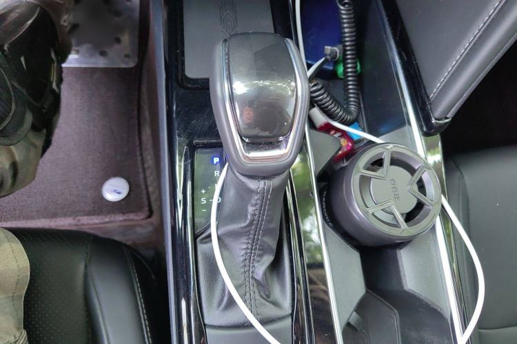 Used Toyota Camry 2024 Dual-Motor 2.0 HE Elite Edition Gear Lever