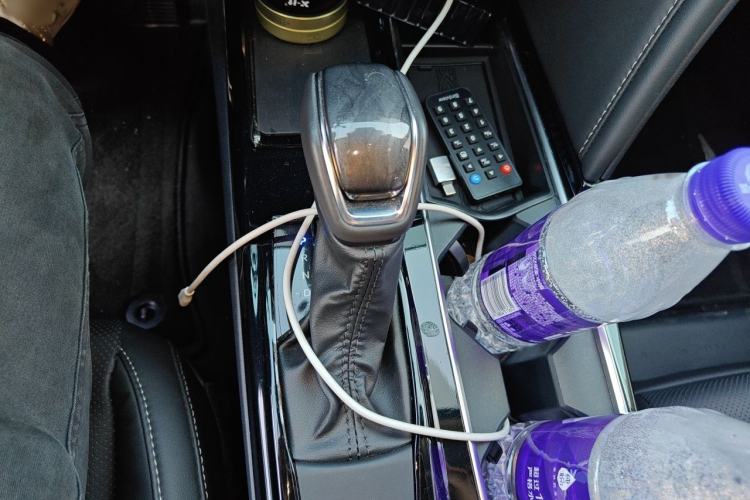 Used Toyota Camry 2024 Dual-Motor 2.0 HGVP Luxury Edition Gear Lever