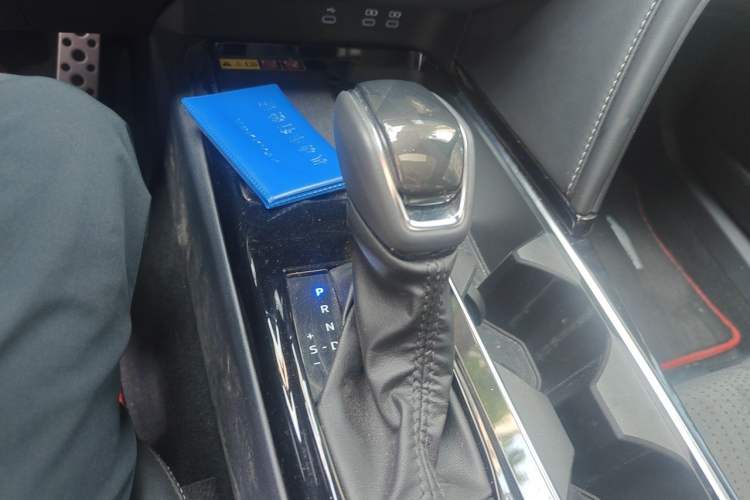 Used Toyota Camry 2024 Dual-Motor 2.0HS Sport Edition Gear Lever