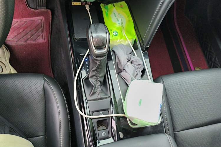 Used Toyota Camry 2024 Dual-Motor 2.0 HGVP Luxury Edition Gear Lever