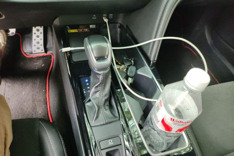 Used Toyota Camry 2024 Dual-Motor 2.0 HXS Sport Plus Edition Gear Lever