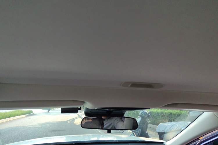 Used Toyota Camry 2024 Dual-Motor 2.0 HE Elite Edition Headliner