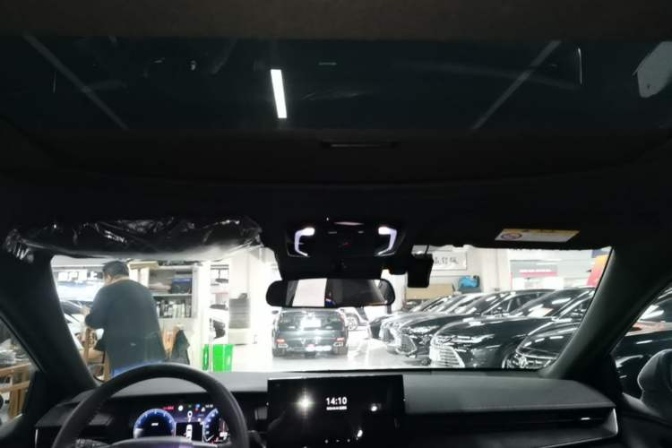 Used Toyota Camry 2024 Dual-Motor 2.0HS Sport Edition Headliner