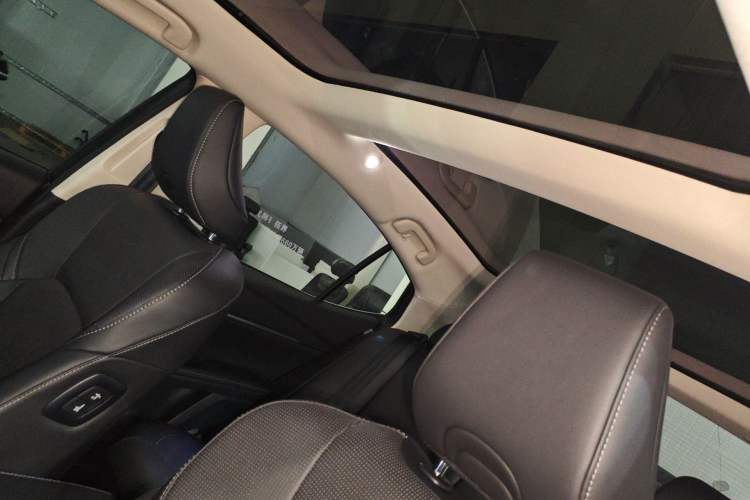 Used Toyota Camry 2024 Dual-Engine 2.5HG Prestige Edition Headliner
