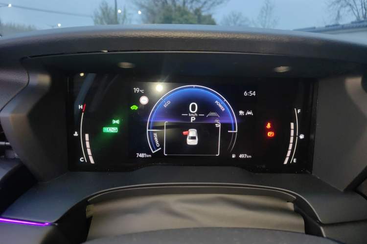 Used Toyota Camry 2024 Dual-Motor 2.0 HGVP Luxury Edition Instrument Cluster