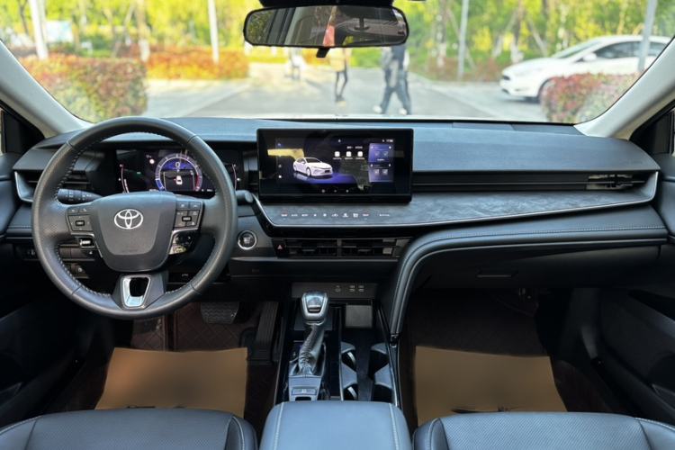Used Toyota Camry 2024 2.0 GVP Luxury Edition Interior 1