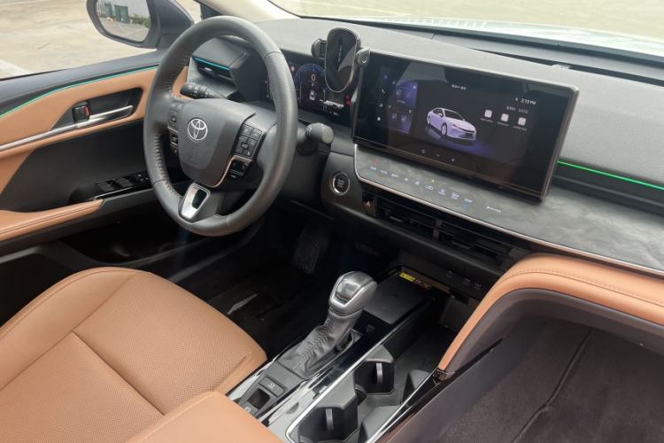 Used Toyota Camry 2024 2.0 GVP Luxury Edition Interior 1