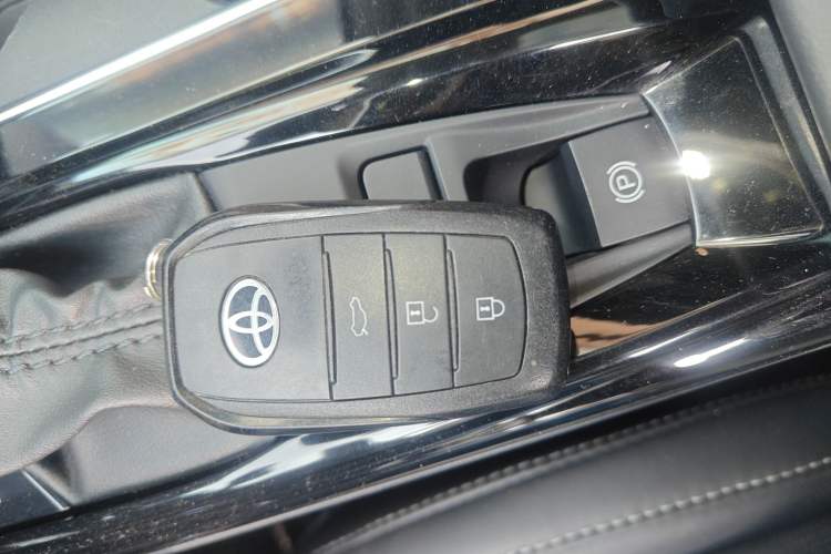 Used Toyota Camry 2024 Dual-Motor 2.0 HG Premium Edition Interior 1