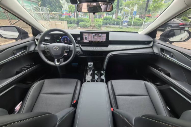 Used Toyota Camry 2024 Dual-Motor 2.0 HGVP Luxury Edition Interior 2