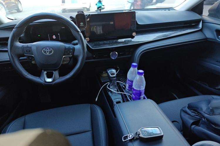Used Toyota Camry 2024 Dual-Motor 2.0 HGVP Luxury Edition Interior 2