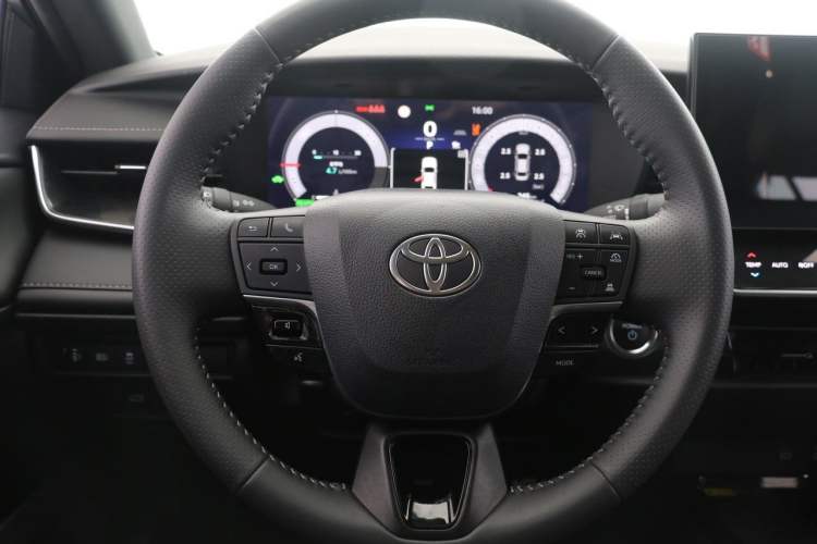 Used Toyota Camry 2024 Dual-Motor 2.0 HXS Sport Plus Edition Interior 2