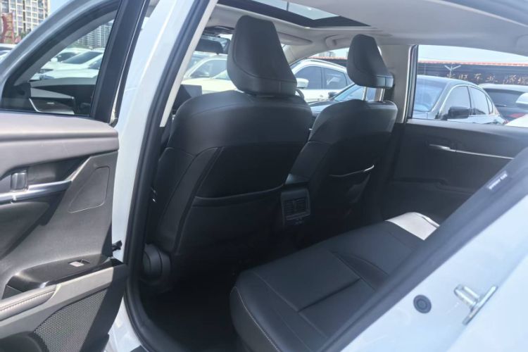 Used Toyota Camry 2024 Dual-Motor 2.0 HE Elite Edition Interior 3