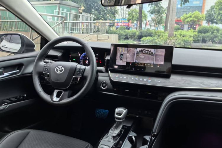 Used Toyota Camry 2024 Dual-Motor 2.0 HGVP Luxury Edition Interior 3
