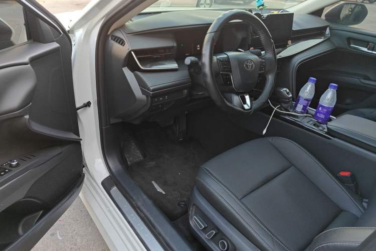 Used Toyota Camry 2024 Dual-Motor 2.0 HGVP Luxury Edition Interior 3